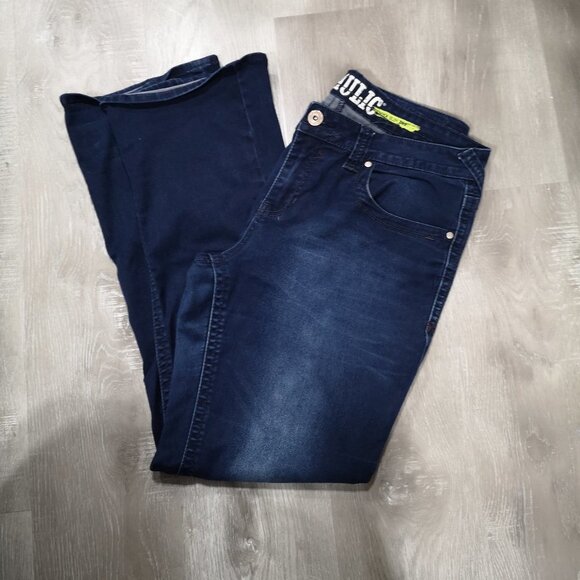 2/$30.00 - Hydraulic Emma Slim Boot Ladies Dark Wash Size 15/16 Jeans - Picture 4 of 12